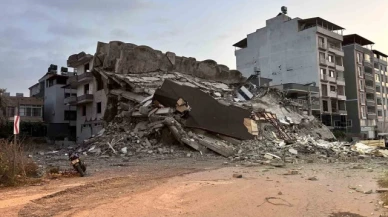 Korna sesiyle yıkılan 7 katlı bina, vatandaşlara deprem etkisi yaşattı