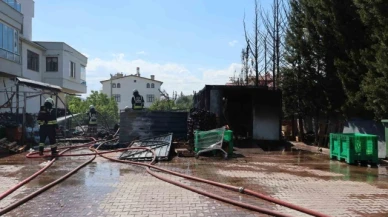 Market deposunda yangın çıktı: 2 kişi dumandan etkilendi