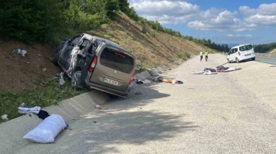 Takla atan hafif ticari araç 30 metre sürüklendi: 3'ü çocuk 5 yaralı