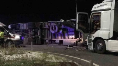 Amasya'da tırlar çapıştı