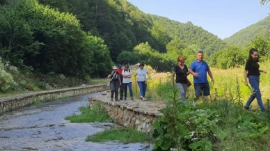Doğanın tadını çıkarmaya devam ediyorlar