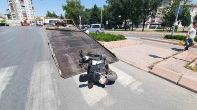 Elektrikli motosikletin çarptığı kadın ağır yaralandı