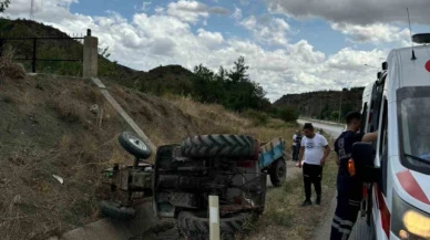 Kontrolden çıkan traktör devrildi, sürücü yaralandı