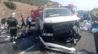 Lastiği patlayan minibüs kaza yaptı: 1 ölü, 8 yaralı