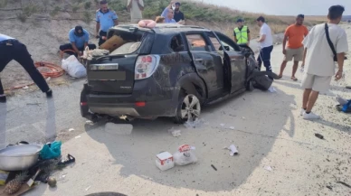 Otomobil bariyerlere çarptı: 1 ölü, 2 yaralı