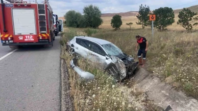 Otomobil su kanalına düştü, sürücü yaralandı