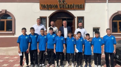 Özalp, güreşçileri Ankara’ya yolcu etti
