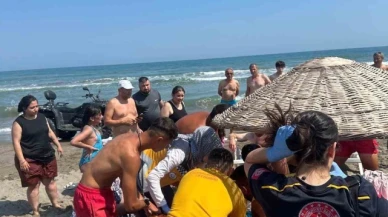 Samsun'da denizde boğulma tehlikesi geçiren 3 kişi kurtarıldı