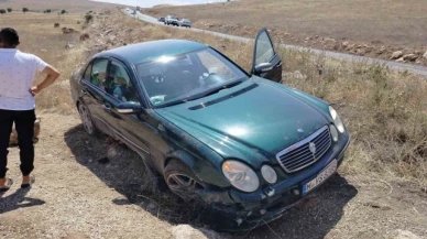 Şarampole giren otomobilde 4 kişi yaralandı