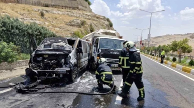 Seyir halindeki ticari araç alevlere teslim oldu