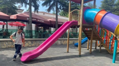 Suluova’da Oyun Alanları Dezenfekte Ediliyor