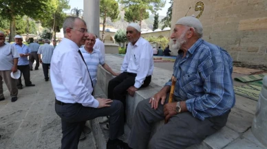 Vali Doruk, Cuma Namazı Sonrası Vatandaşlarla Buluştu