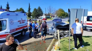 6 kişinin yaralandığı kaza kameraya yansıdı