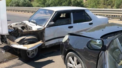 Amasya'da 2 otomobil çarpıştı: 1'i çocuk 3 yaralı