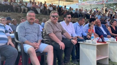 Başkan Kargı Gerze'de Karakucak Güreşlerini İzledi