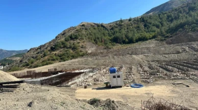 Devlet hastanesi inşaat sahasında incelemelerde bulundu