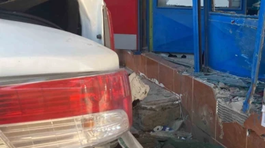 Geri manevra yapan otomobil kazaya sebep oldu