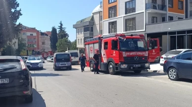 Kuyuya düşen inşaat işçisinin kurtarılma anı kamerada