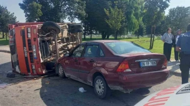 Otomobille kamyon çarpıştı: 6 yaralı