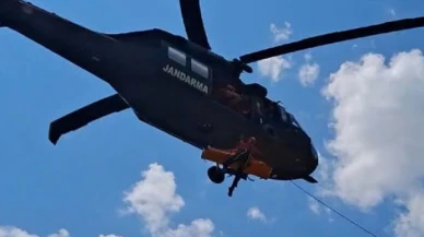 Uçurumdan yuvarlanan off-road tutkunu 2 kişi, yaralı olarak helikopterle kurtarıldı