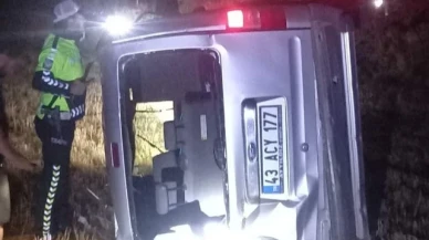 Yoldan çıkan hafif ticari araç tarlaya devrildi: 1 ölü, 1 yaralı