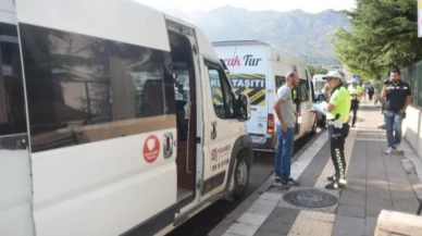 Amasya'da okul çevreleri ve servis araçları denetlendi