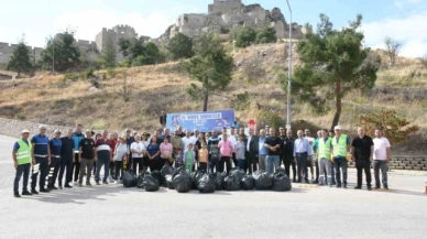 Amasya Kalesi'nde çevre temizliği yaptılar