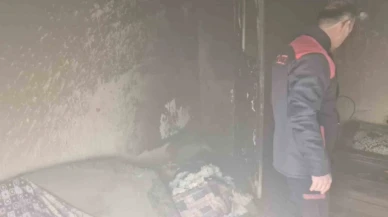 Apartman dairesinde çıkan yangın korkuttu