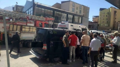 Araçta kilitli kalan kadın kurtarıldı