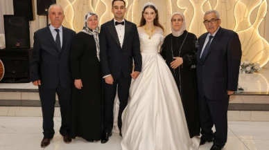 Doğru ve Ay Ailelerinin Mutlu Günü