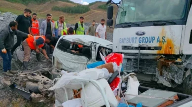 Feci kaza: 2 ölü, 2 yaralı