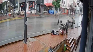Feci traktör kazası kamerada: 1 ölü 1 yaralı