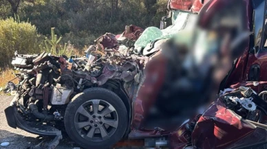 Fiat marka otomobil tıra çarptı: 3 ölü, 2 ağır yaralı