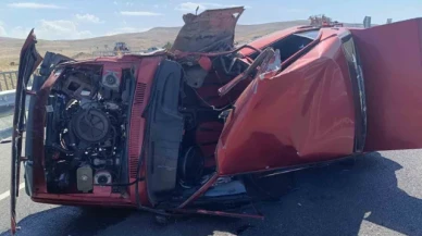 Fiat Tofaş marka otomobil kağıt gibi buruştu: 9 yaralı