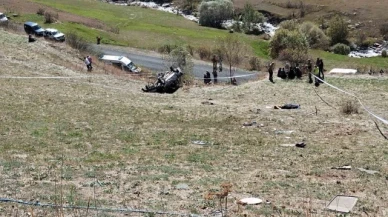 Kamyonet 70 metrelik uçuruma yuvarlandı: 2 ölü