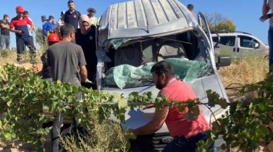 Kamyonet, beton direk yüklü vinçe çarptı: 1 ölü