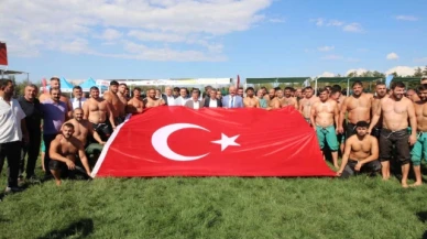 Karakucak Güreşlerine Yoğun İlgi