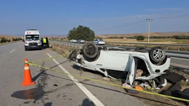 Kontrolden çıkan otomobil devrildi: 2 ölü, 2 yaralı