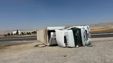 Kontrolden çıkan tır devrildi: 2 yaralı