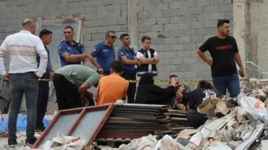 Kule vinçteki demir kova işçilerin üzerine düştü: 2 ölü