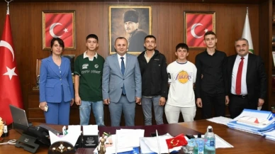 Kutlama Komitesi'nden Doruk ve Sevindi'ye Ziyaret