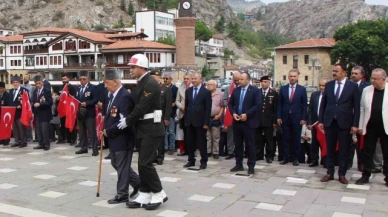 Mehmetçik gaziye omuz verdi