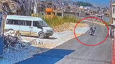 Motosikletiyle işe giderken yolu kesilerek sopayla dövüldü: O anlar kamerada