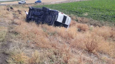 Öğretmen servisi şarampole devrildi: 10 yaralı