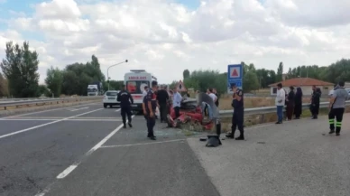 Otomobil bariyerlere çarptı: 1 ölü, 1 yaralı