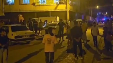 Otomobil, evinin önünde oturan kadına çarptı