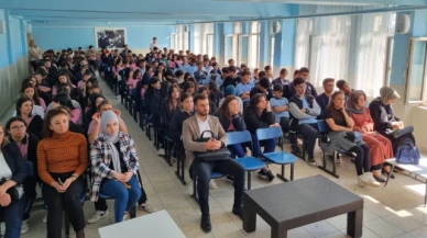 "Peygamberimiz ve Şahsiyet İnşası" konulu konferans verildi