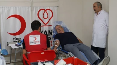 Rektör Turabi'den Kan Bağışı