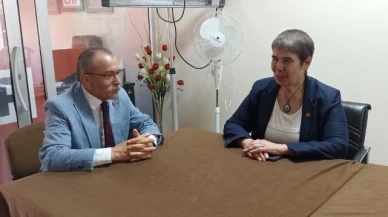 Şahbaz, Merzifon'da partisinin İlçe Başkanlığı'nı ziyaret etti