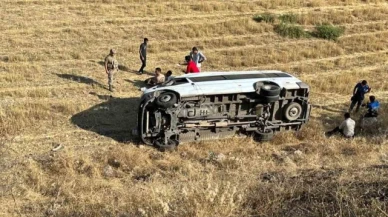 TPAO servis aracı ile taksi çarpıştı: 3'ü ağır 6 yaralı